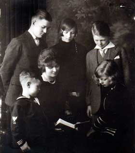 Anna Lee Munson and children 1929